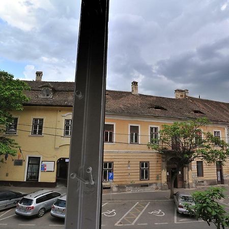 Apartment 9 - City Centre Сибиу Экстерьер фото